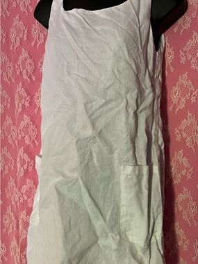 Classic White Linen-Blend Midi Dress with Patch Pockets